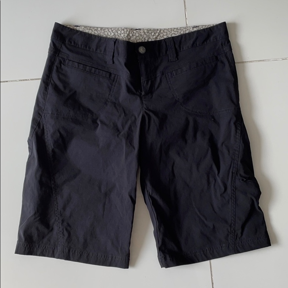 Athleta long shorts in dark blue, size 8